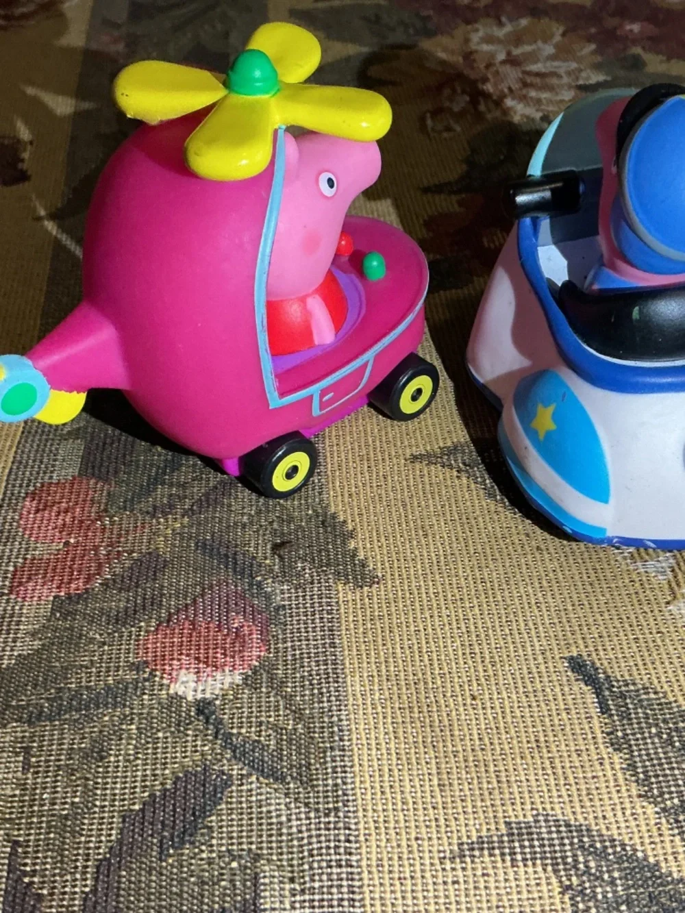 Peppa Pig Jazwares 2 Car Racers Police Train toy Figures george pig
